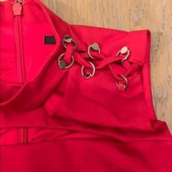 Red Dress - Picture 2 of 2